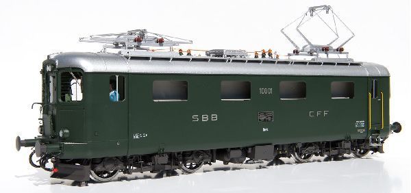Fronttür, 4 Lüftergitter, Lüfter grün, Griffstangen gelb, Sounddecoder, 2 Maxon Motoren, Panthografenantrieb